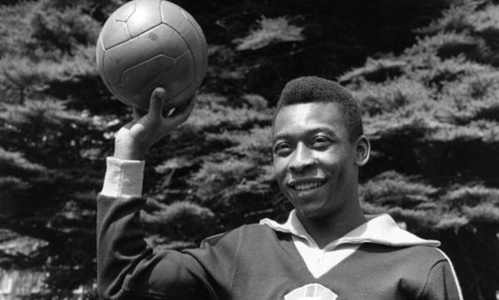 年輕時(shí)期的球王貝利