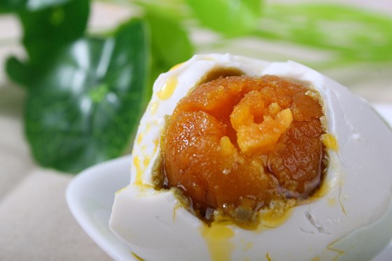 咸鴨蛋為什么會出油,咸鴨蛋的腌制方法