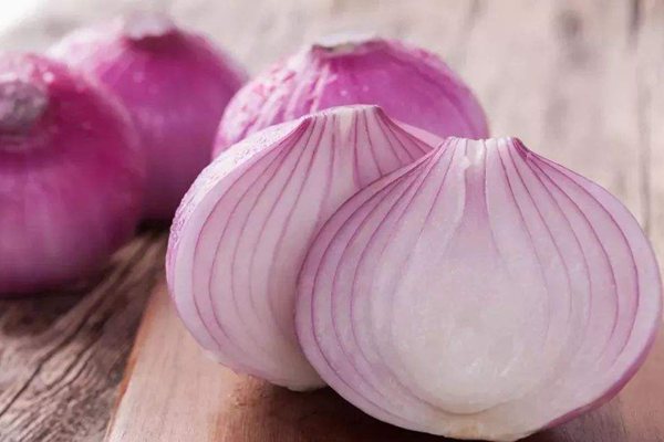 切洋蔥為什么會流淚,洋蔥怎么切不辣眼睛