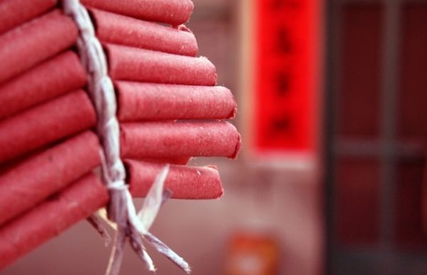 鞭炮為什么會(huì)爆炸,鞭炮是用什么做的