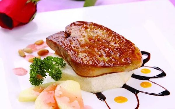 法式鵝肝為什么那么大,法國(guó)鵝肝出名的原因