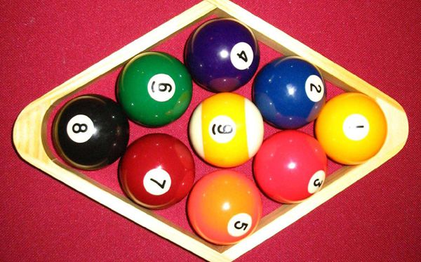 為什么臺(tái)球九號(hào)球下面有下劃線