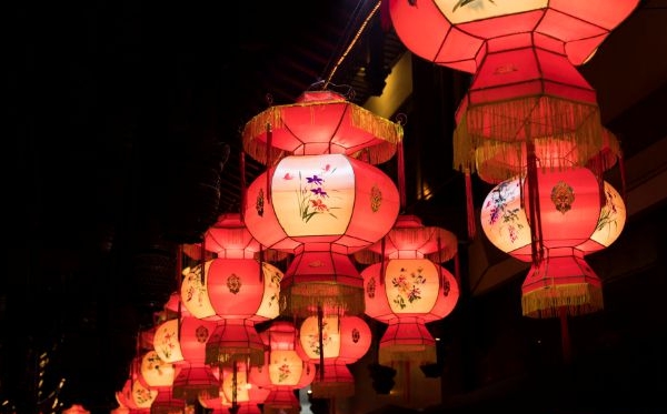 最新元宵節(jié)祝福語(yǔ)八個(gè)字,元宵節(jié)8個(gè)字的祝福語(yǔ)