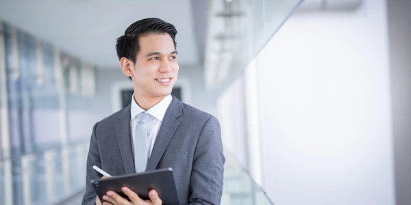 文科生男孩選什么專業(yè)最好,文科男生最吃香的專業(yè)