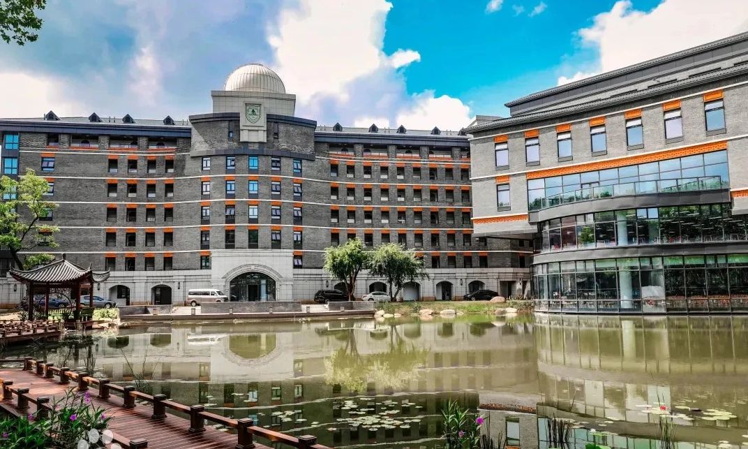 南京師范大學(xué)附屬中學(xué)簡介概況（建校歷史、地址、師資、校訓(xùn)、環(huán)境）