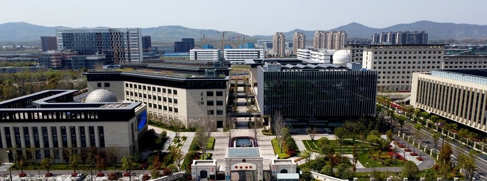 第一中學(xué)是公立還是私立,是重點中學(xué)嗎？