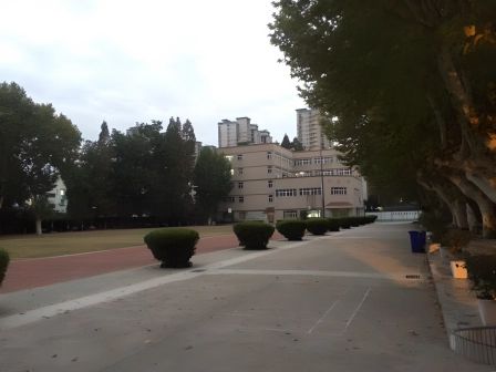 南京市第二十七高級(jí)中學(xué)簡(jiǎn)介概況（建校歷史、地址、師資、校訓(xùn)、環(huán)境）