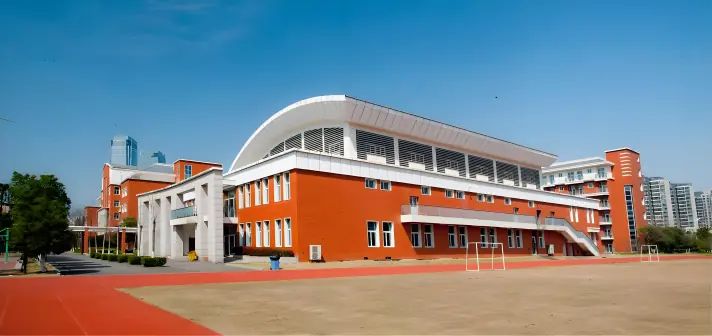 南京市建鄴高級(jí)中學(xué)簡(jiǎn)介概況（建校歷史、地址、師資、校訓(xùn)、環(huán)境）