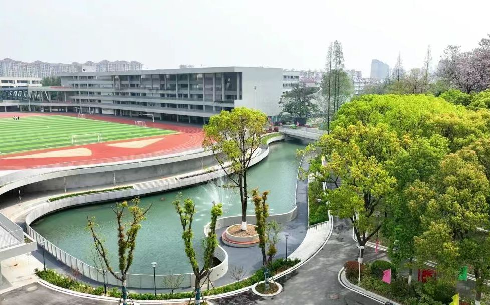 江蘇省六合高級中學(xué)簡介概況（建校歷史、地址、師資、校訓(xùn)、環(huán)境）