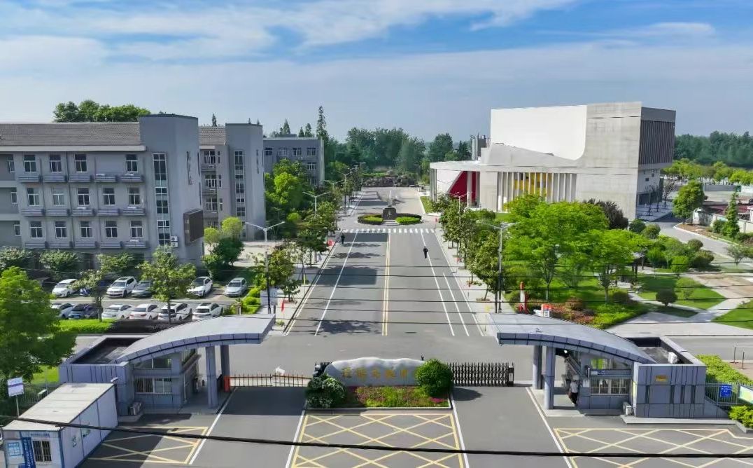 南京市六合區(qū)程橋高級(jí)中學(xué)簡(jiǎn)介概況（建校歷史、地址、師資、校訓(xùn)、環(huán)境）