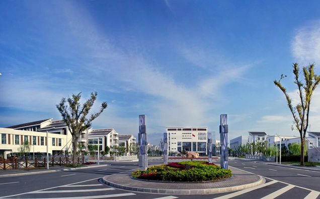 江蘇省太倉高級中學簡介概況（建校歷史、地址、師資、校訓、環(huán)境）