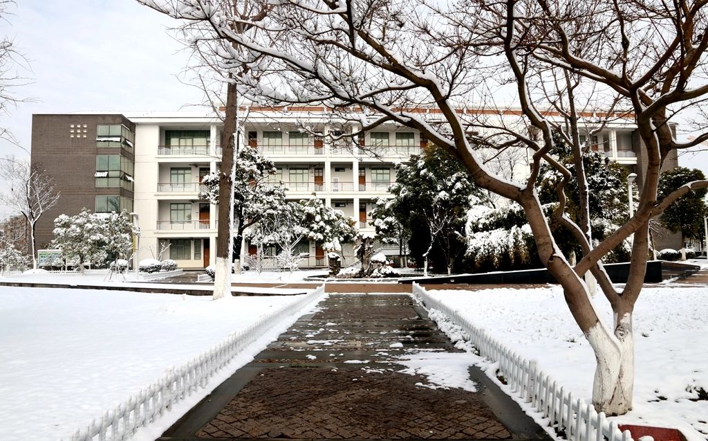 江蘇省太倉高級中學簡介概況（建校歷史、地址、師資、校訓、環(huán)境）