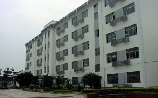 蘇州市第三中學(xué)簡(jiǎn)介概況（建校歷史、地址、師資、校訓(xùn)、環(huán)境）