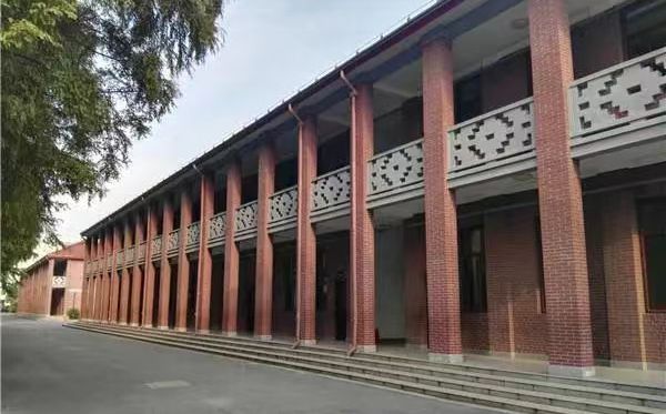 昆山市柏廬高級中學簡介概況（建校歷史、地址、師資、校訓、環(huán)境）