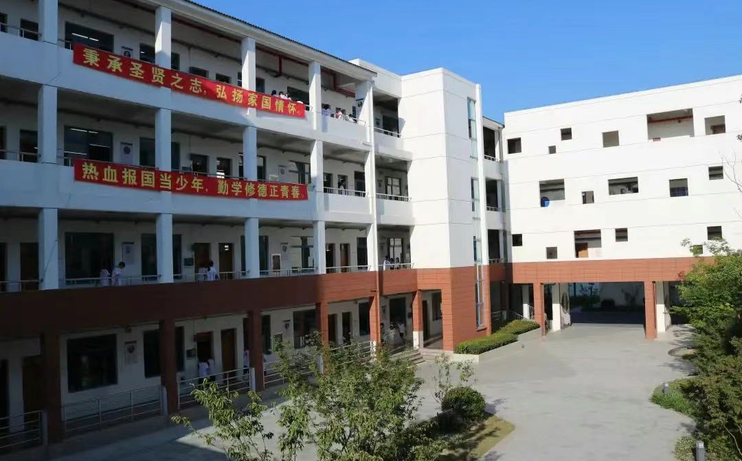 昆山市柏廬高級(jí)中學(xué)在蘇州的排名第幾,南外屬于什么檔次？