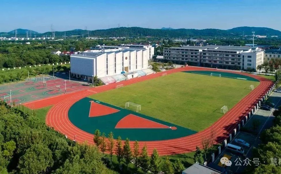 吳中區(qū)金山高級(jí)中學(xué)簡介概況（建校歷史、地址、師資、校訓(xùn)、環(huán)境）