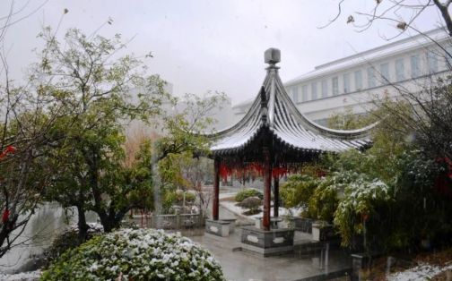 張家港市崇真中學(xué)簡介概況（建校歷史、地址、師資、校訓(xùn)、環(huán)境）