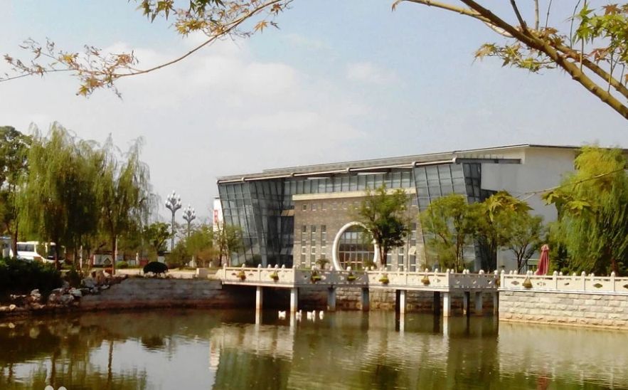 張家港市崇真中學(xué)地址在哪里_位于哪個(gè)區(qū)？