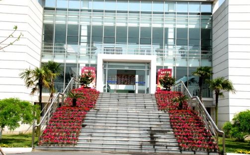 江蘇省沙溪高級中學(xué)簡介概況（建校歷史、地址、師資、校訓(xùn)、環(huán)境）