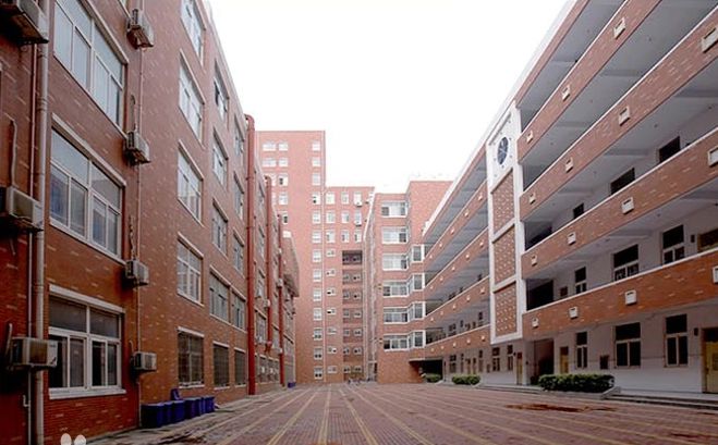 河南省實(shí)驗(yàn)中學(xué)是公立還是私立,是重點(diǎn)中學(xué)嗎？