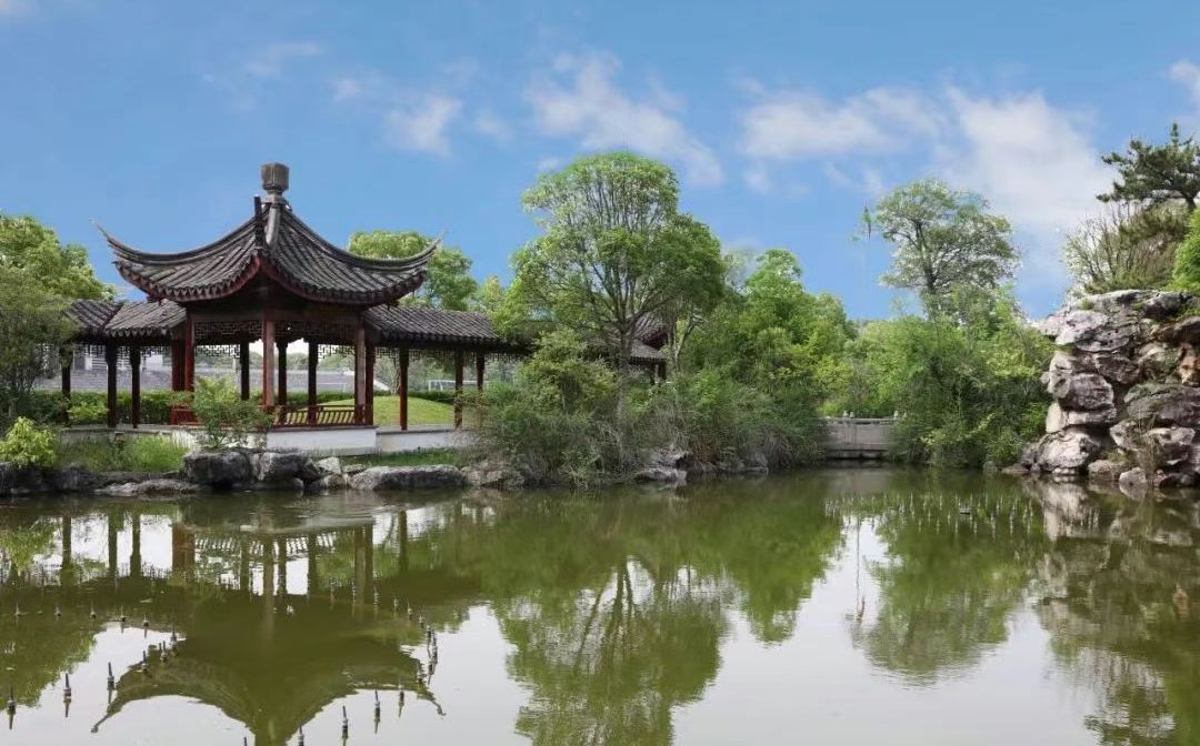 滸浦高級中學(xué)簡介概況（建校歷史、地址、師資、校訓(xùn)、環(huán)境）