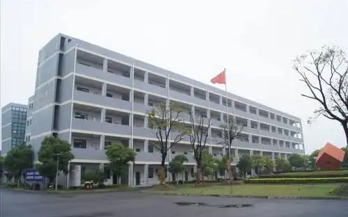 昆山陸家高級(jí)中學(xué)簡(jiǎn)介概況（建校歷史、地址、師資、校訓(xùn)、環(huán)境）