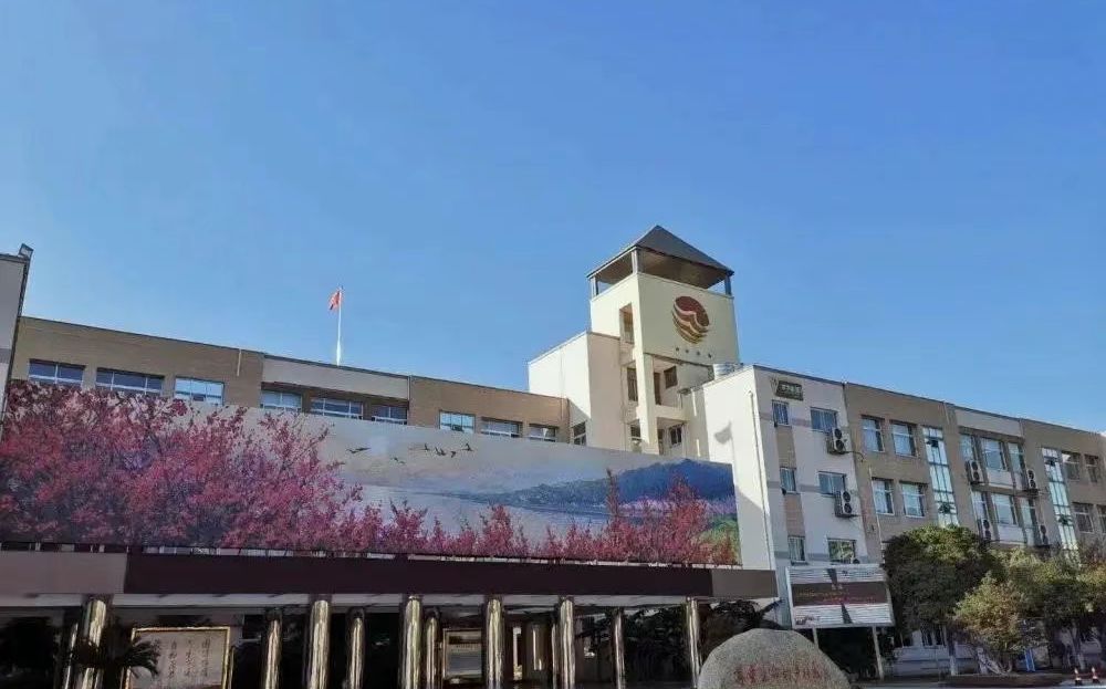 暨陽高中簡介概況（建校歷史、地址、師資、校訓(xùn)、環(huán)境）