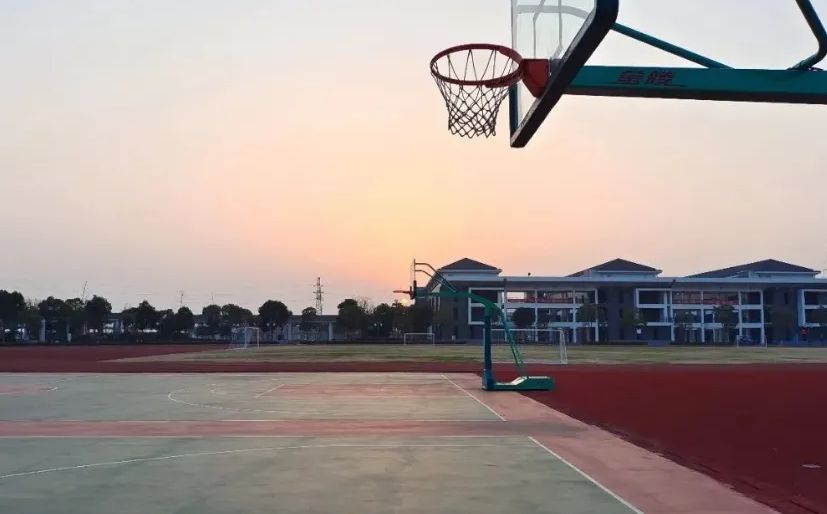 甪直高級中學(xué)是公立還是私立,是重點中學(xué)嗎？