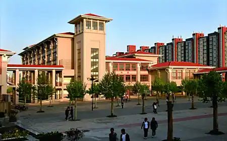 鄭州市第七中學(xué)簡介概況（建校歷史、地址、師資、校訓(xùn)、環(huán)境）