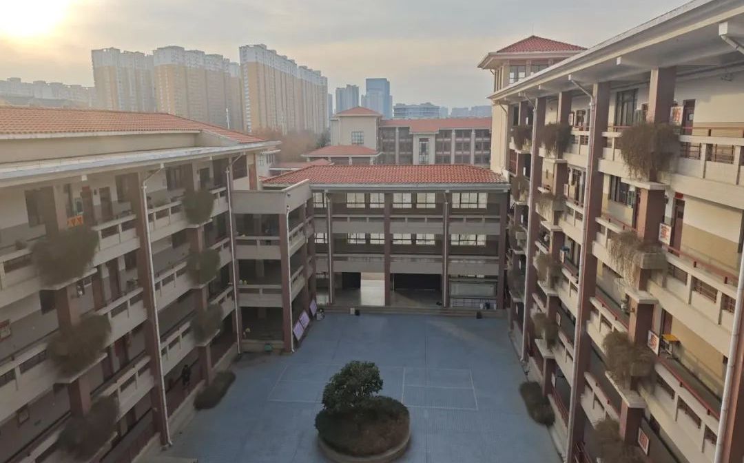 鄭州市第七中學(xué)地址在哪里_位于哪個區(qū)？