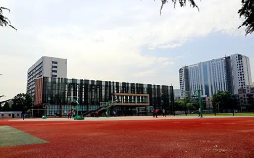 鄭州市第二高級中學簡介概況（建校歷史、地址、師資、校訓、環(huán)境）