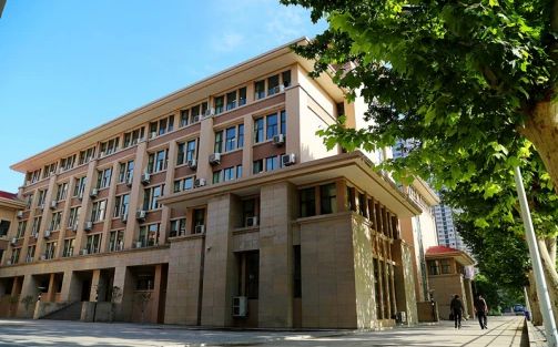 鄭州市第二高級中學簡介概況（建校歷史、地址、師資、校訓、環(huán)境）