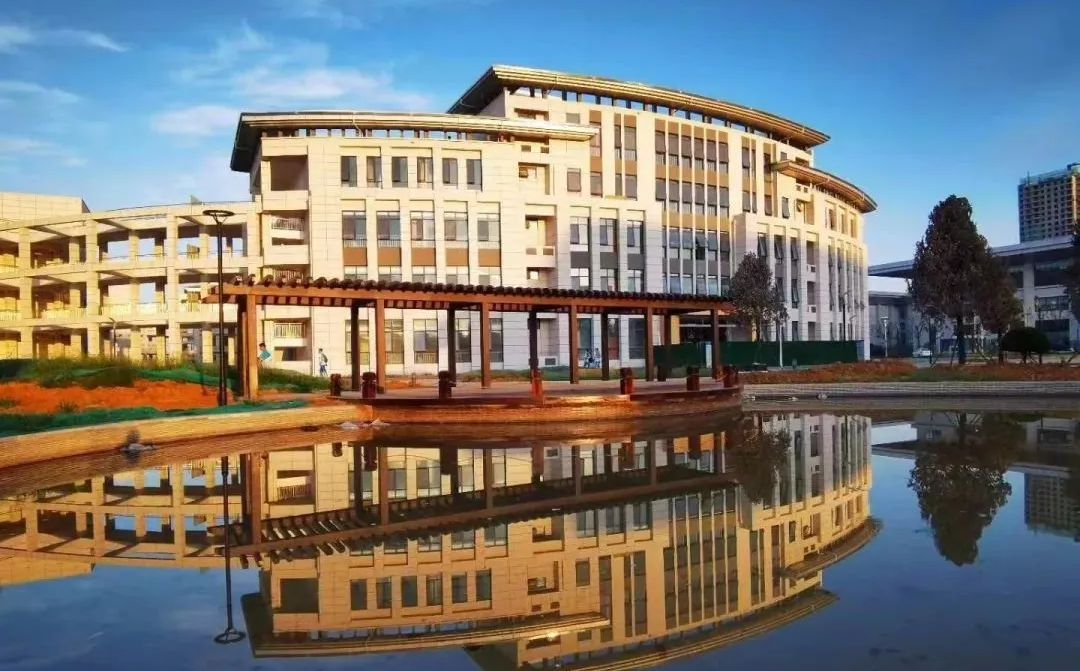 鄭州市第四高級(jí)中學(xué)有幾個(gè)校區(qū)_分別在哪里？