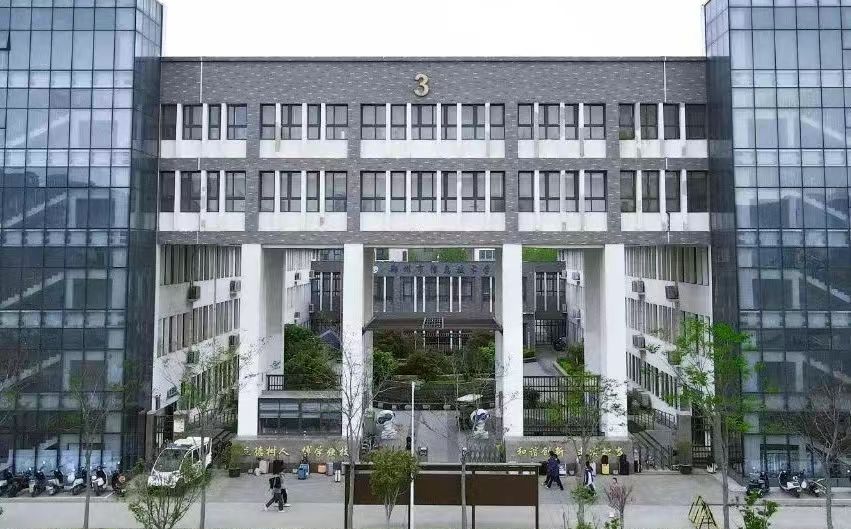 鄭州市第十中學(xué)有幾個校區(qū)_分別在哪里？