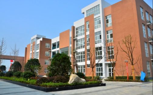 合肥一六八中學(xué)簡(jiǎn)介概況（建校歷史、地址、師資、校訓(xùn)、環(huán)境）