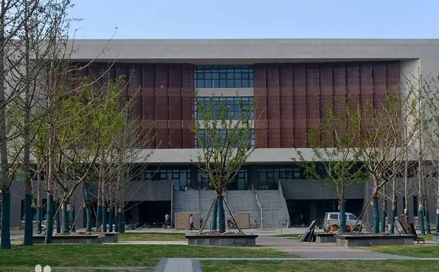 合肥市第四中學(xué)是公立還是私立,是重點(diǎn)中學(xué)嗎？