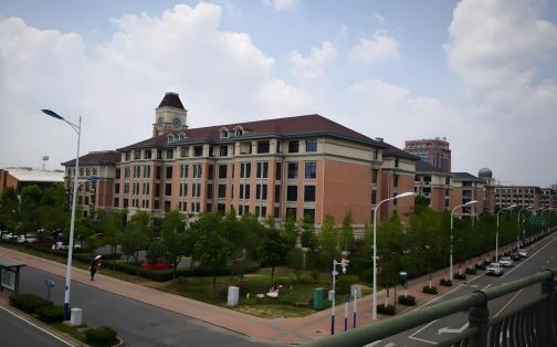 合肥市第七中學是公立還是私立,是重點中學嗎？