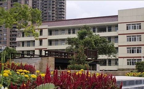 合肥市第二中學(xué)簡(jiǎn)介概況（建校歷史、地址、師資、校訓(xùn)、環(huán)境）