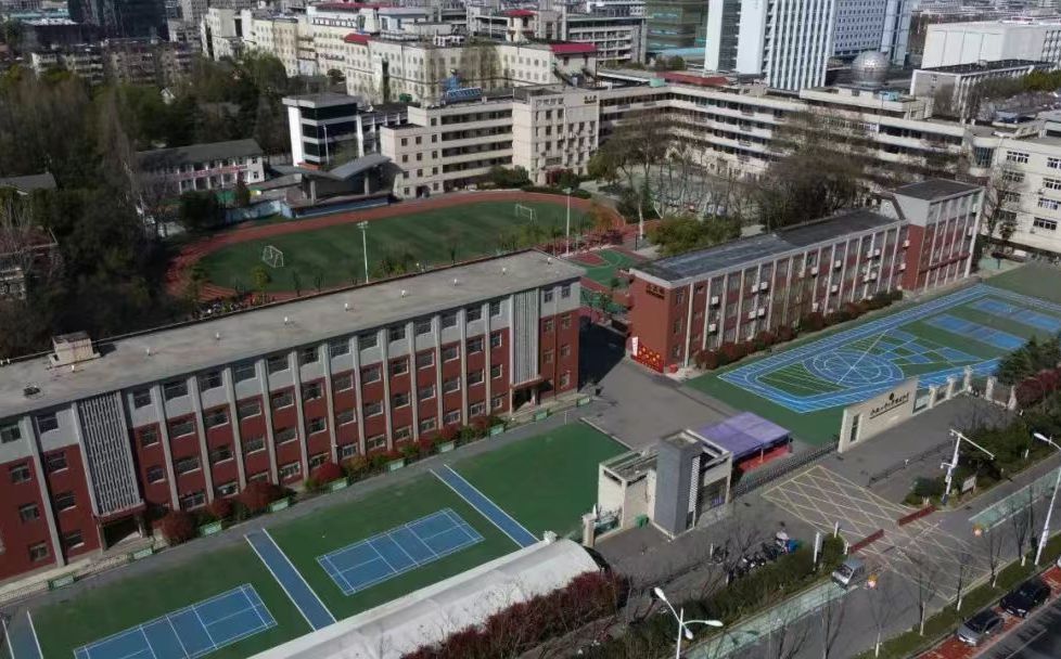 合肥工業(yè)大學(xué)附屬中學(xué)是公立還是私立,是重點(diǎn)中學(xué)嗎？