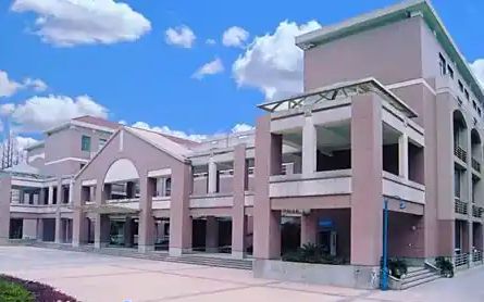 杭州高級中學是公立還是私立,是重點中學嗎？