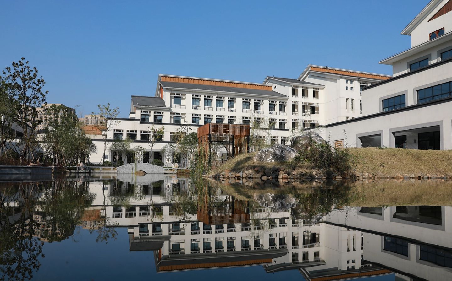 杭州學軍中學有幾個校區(qū)_分別在哪？