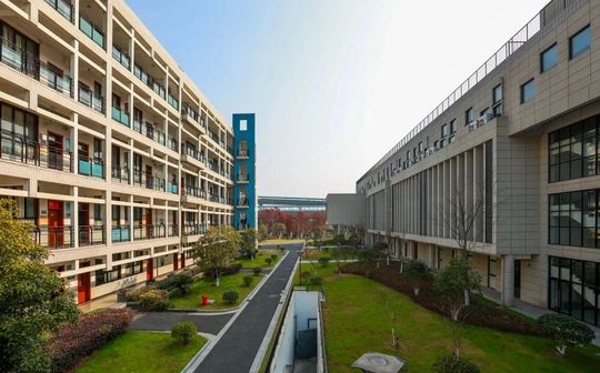 杭州市長河高級中學簡介概況（建校歷史、地址、師資、校訓、環(huán)境）