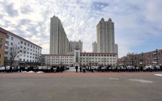 哈爾濱市第四中學(xué)校簡介概況（建校歷史、地址、師資、校訓(xùn)、環(huán)境）