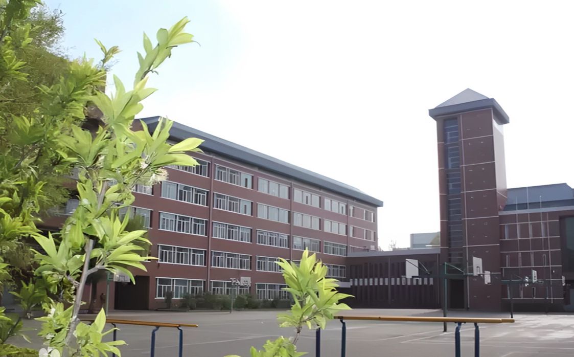 哈爾濱市第一二二中學(xué)校在哈爾濱的排名第幾,屬于什么檔次？