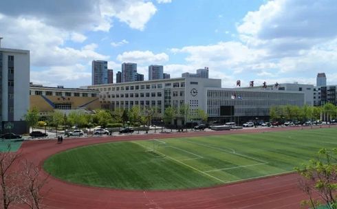 沈陽市同澤高級中學是公立還是私立,是重點中學嗎？