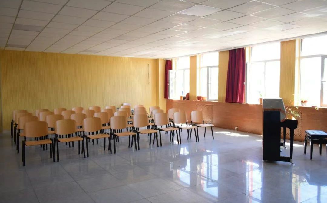 沈陽市第十中學(xué)是公立還是私立,是重點(diǎn)中學(xué)嗎？