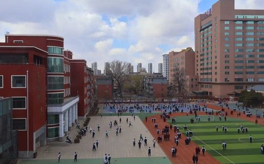 沈陽市第五中學(xué)是公立還是私立,是重點(diǎn)中學(xué)嗎？