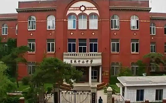 東北中山中學(xué)簡介概況（建校歷史、地址、師資、校訓(xùn)、環(huán)境）
