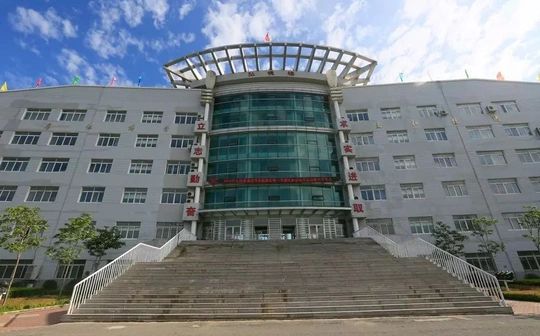 法庫縣高級(jí)中學(xué)是公立還是私立,是重點(diǎn)中學(xué)嗎？