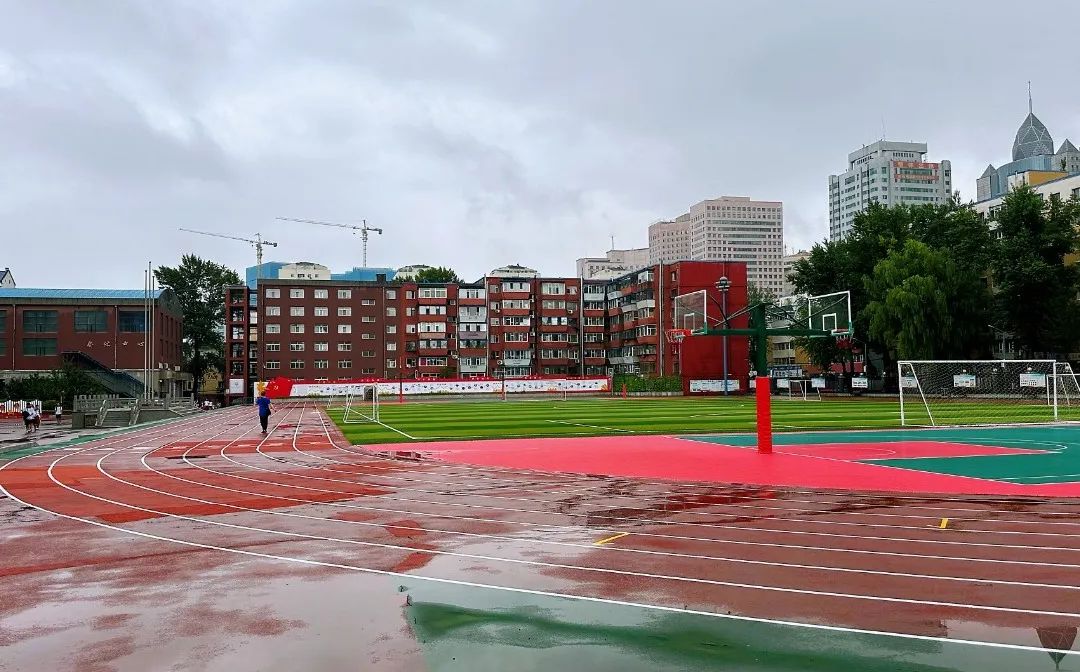 長春市第五中學是公立還是私立,是重點中學嗎？